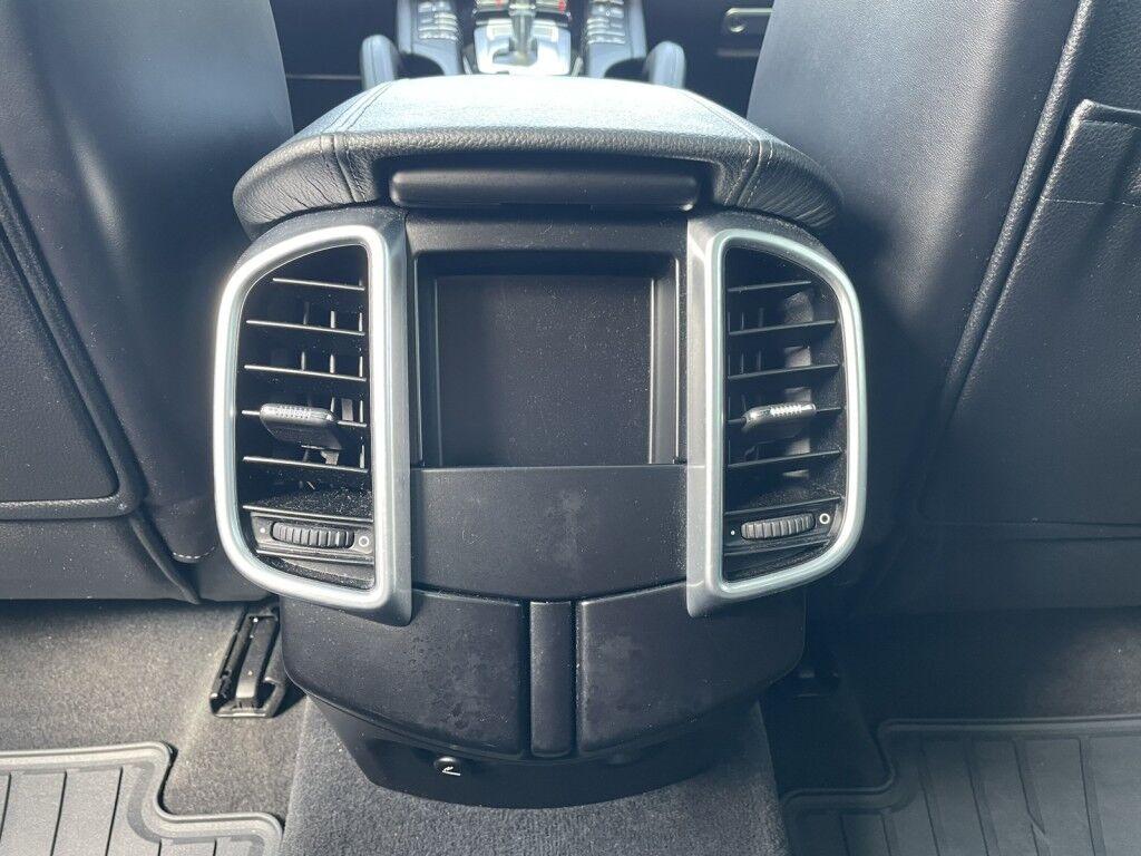 Porsche Cayenne - Thumbnail 13