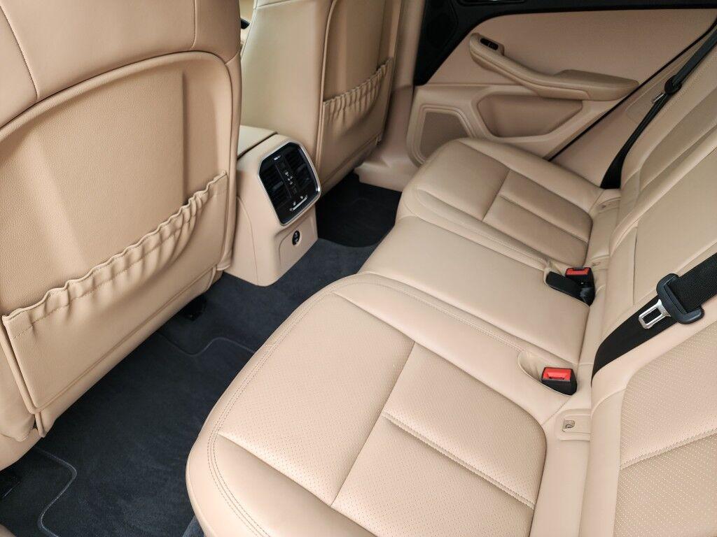 Porsche Macan - Thumbnail 10