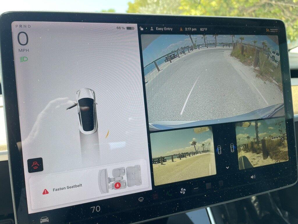 Tesla Model 3 - Thumbnail 17
