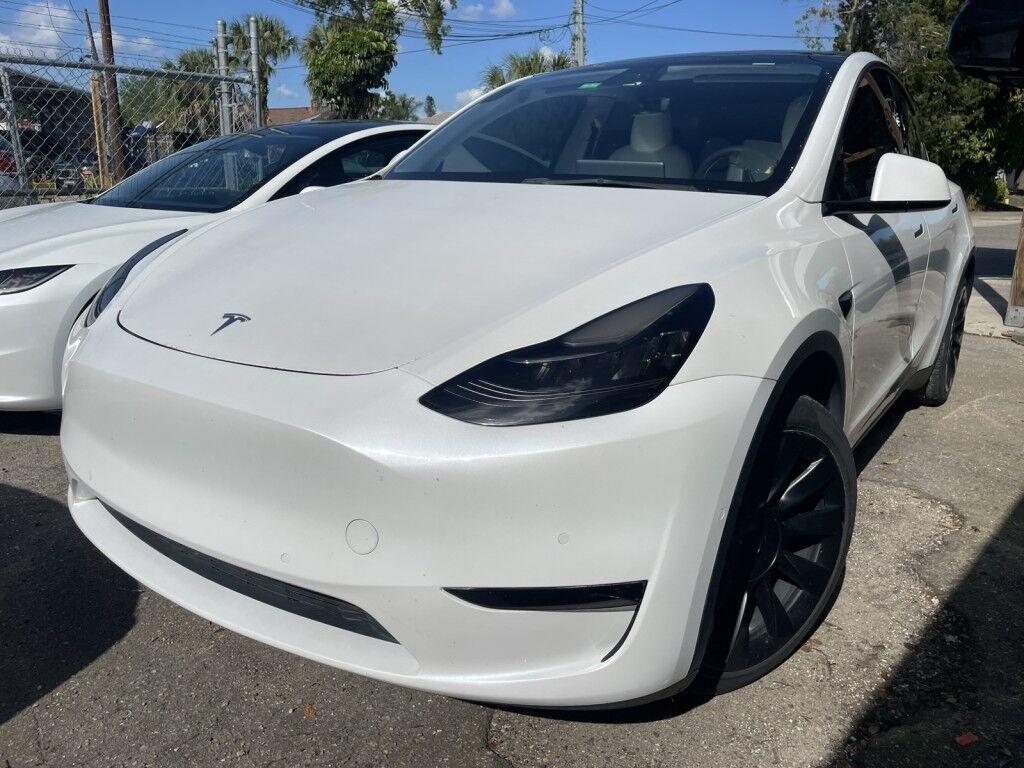Tesla Model Y - View 1