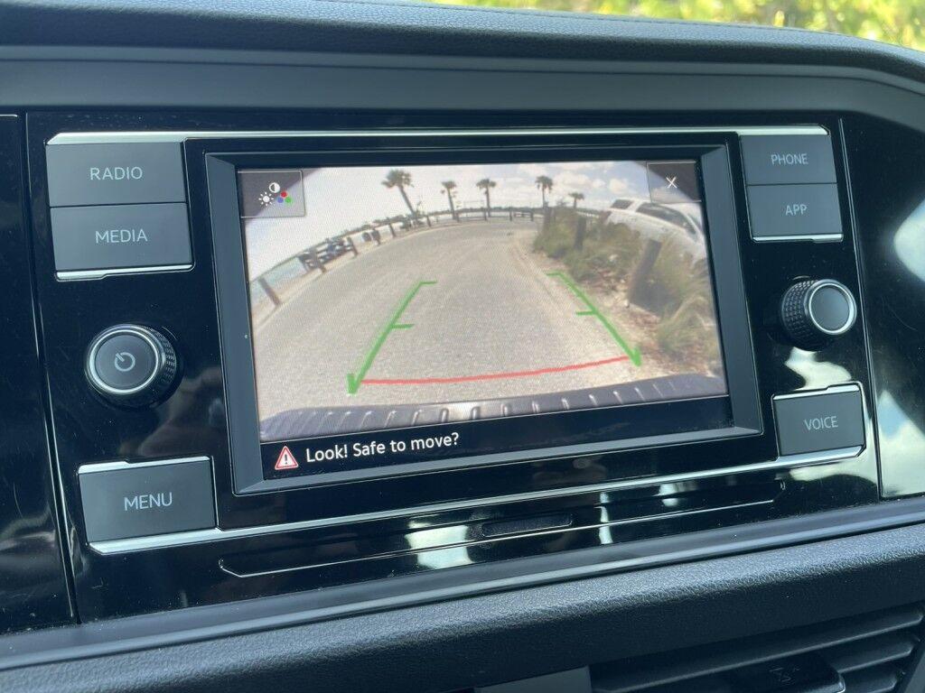 Volkswagen Jetta - Thumbnail 18