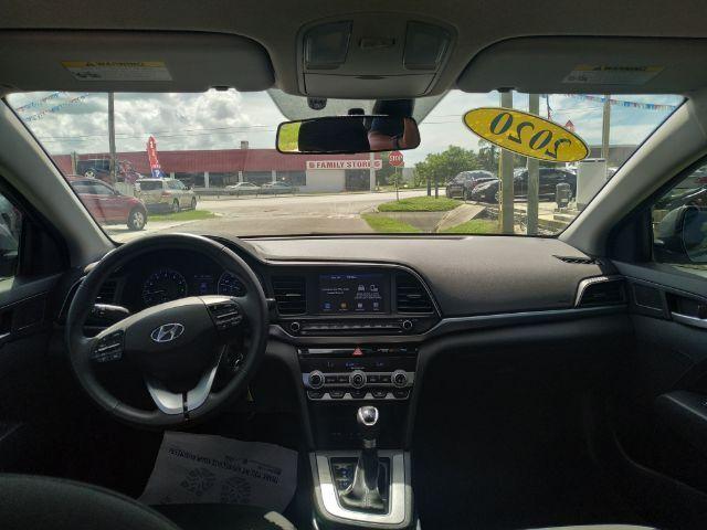 Hyundai Elantra - Thumbnail 9