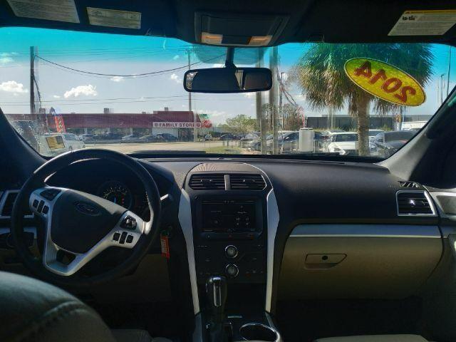 Ford Explorer - Thumbnail 10