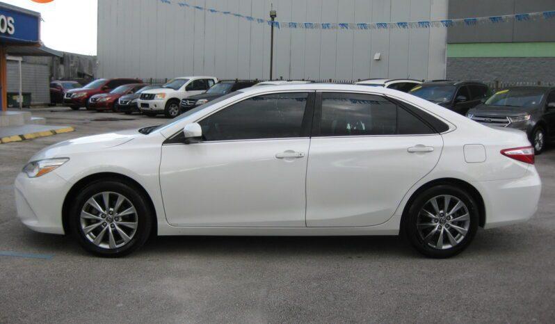 Toyota Camry - Thumbnail 9