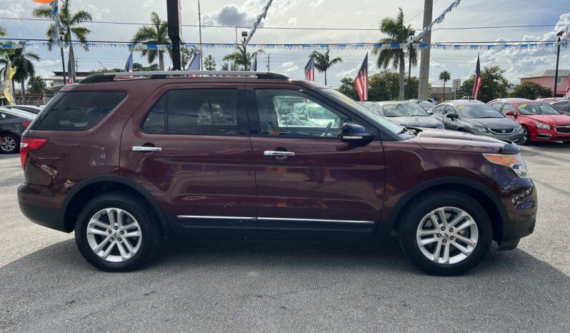 Ford Explorer - Thumbnail 6