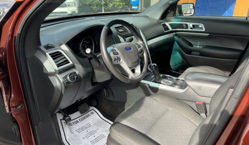 Ford Explorer - Thumbnail 11