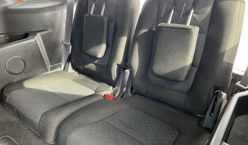 Ford Explorer - Thumbnail 17