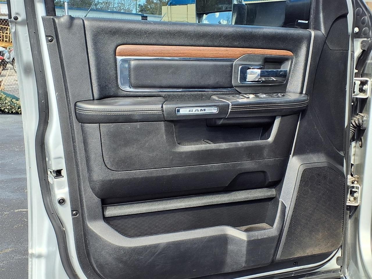 Ram 25004Wd Crew Cab 149" Laramie - Thumbnail 10