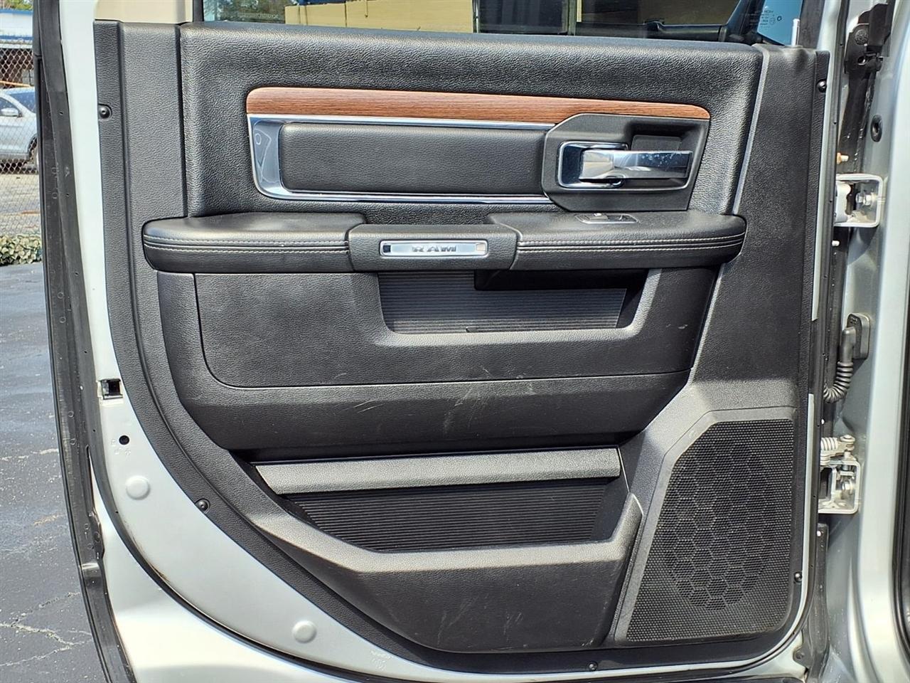 Ram 25004Wd Crew Cab 149" Laramie - Thumbnail 13