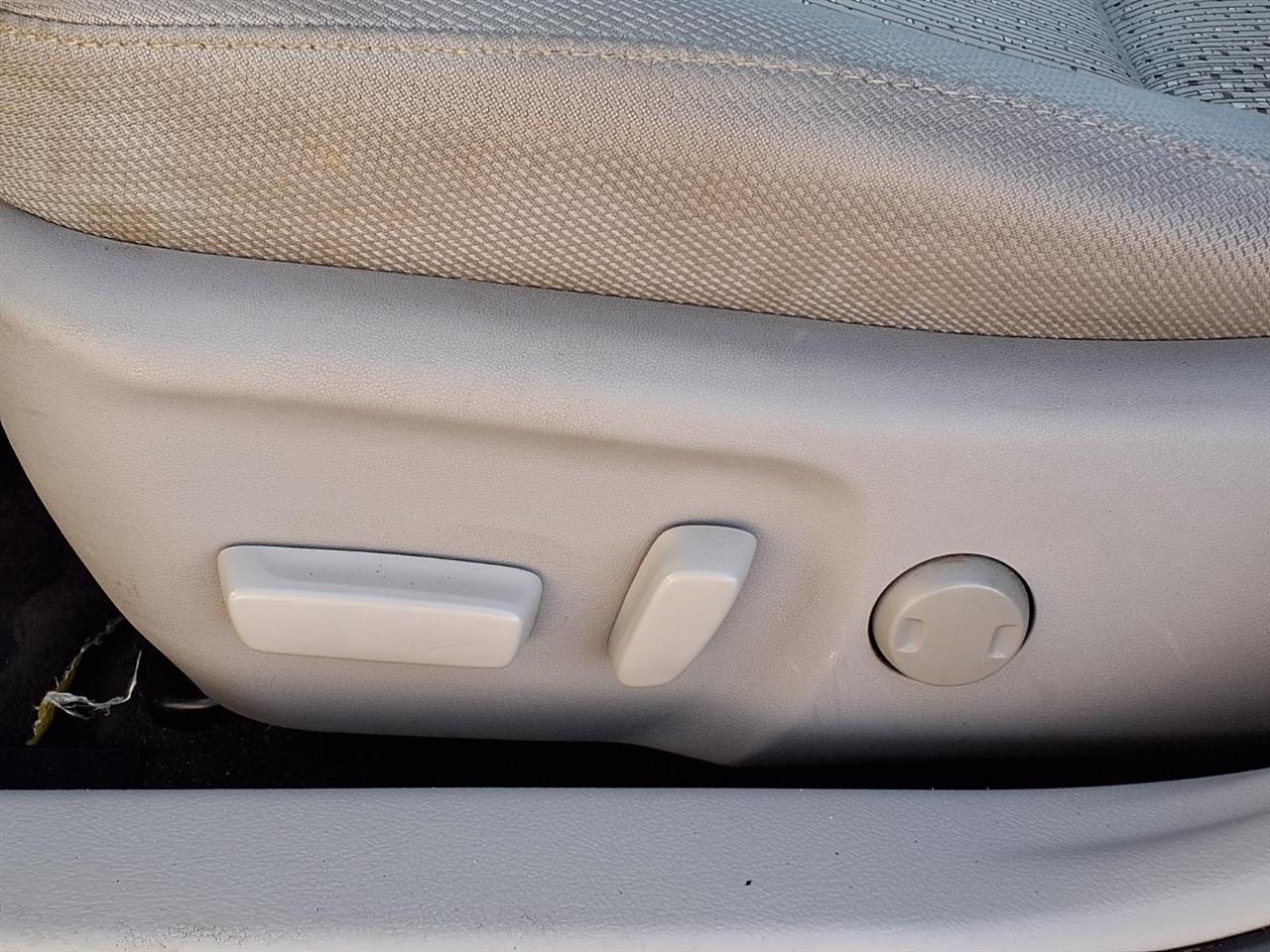 Toyota Camryle 4D Sedan - Thumbnail 9