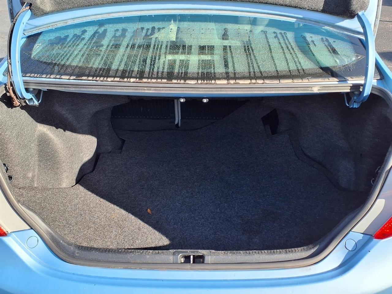 Toyota Camryle 4D Sedan - Thumbnail 14