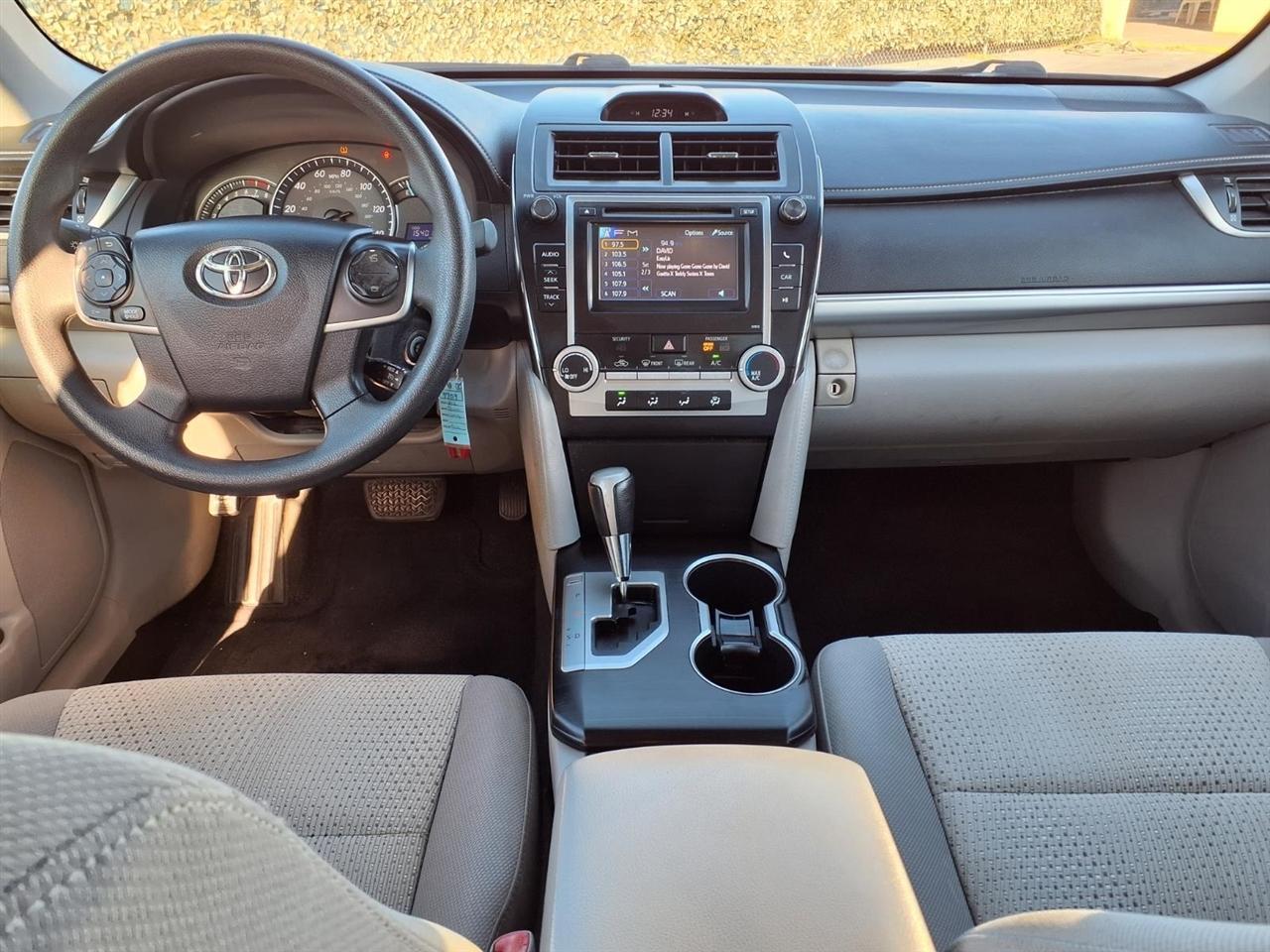 Toyota Camryle 4D Sedan - Thumbnail 5