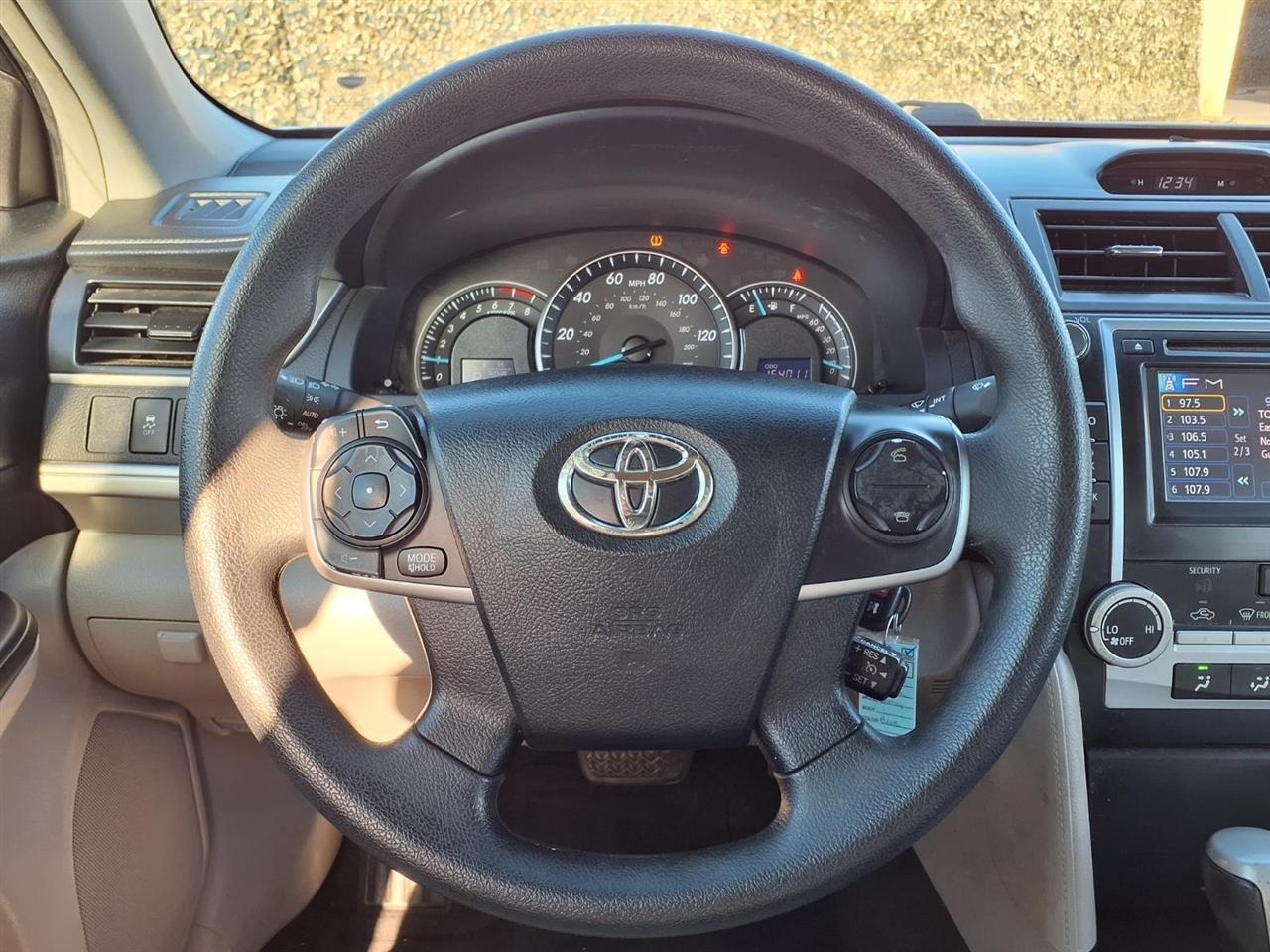 Toyota Camryle 4D Sedan - Thumbnail 19