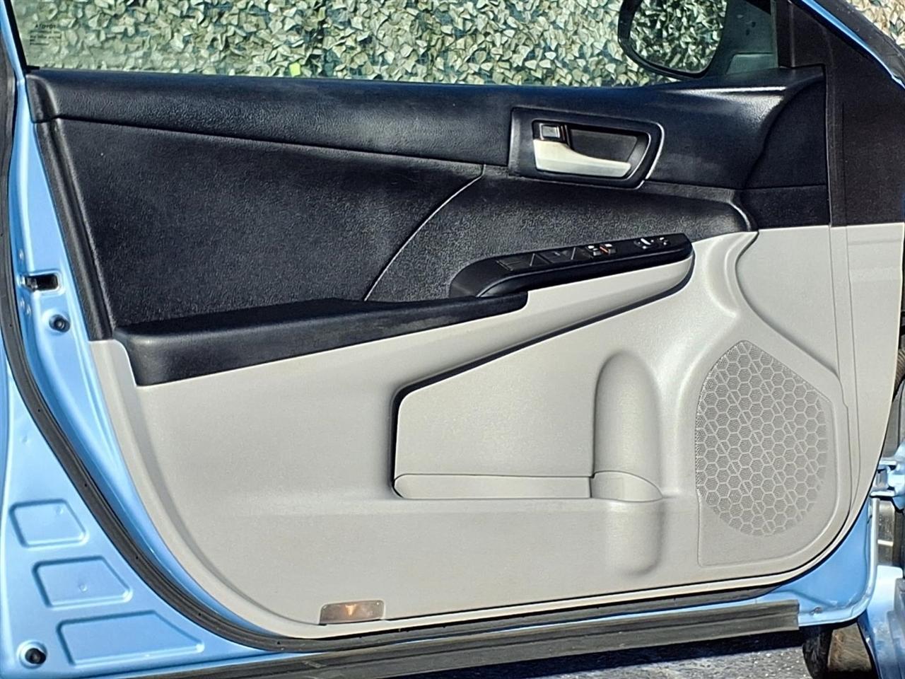 Toyota Camryle 4D Sedan - Thumbnail 10