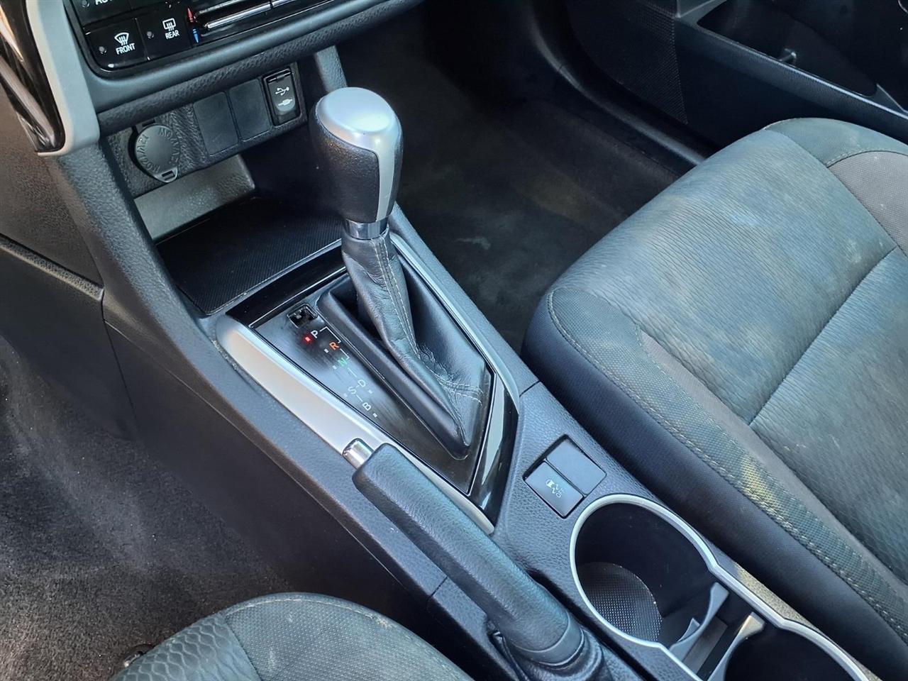 Toyota Corolla - Thumbnail 8