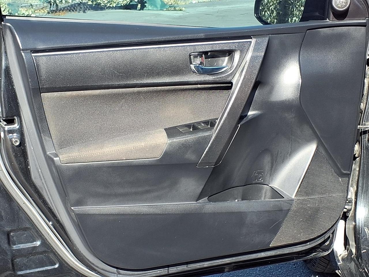 Toyota Corolla - Thumbnail 10