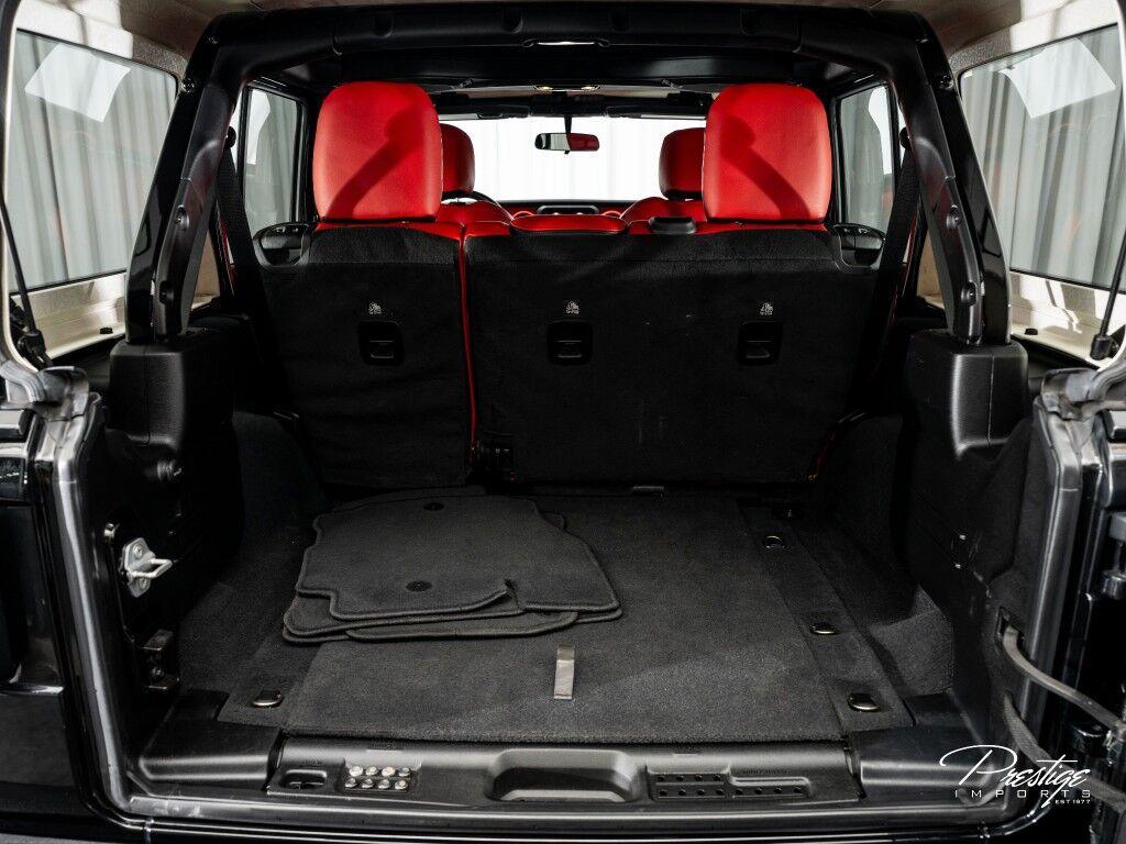 Jeep Wrangler - Thumbnail 13