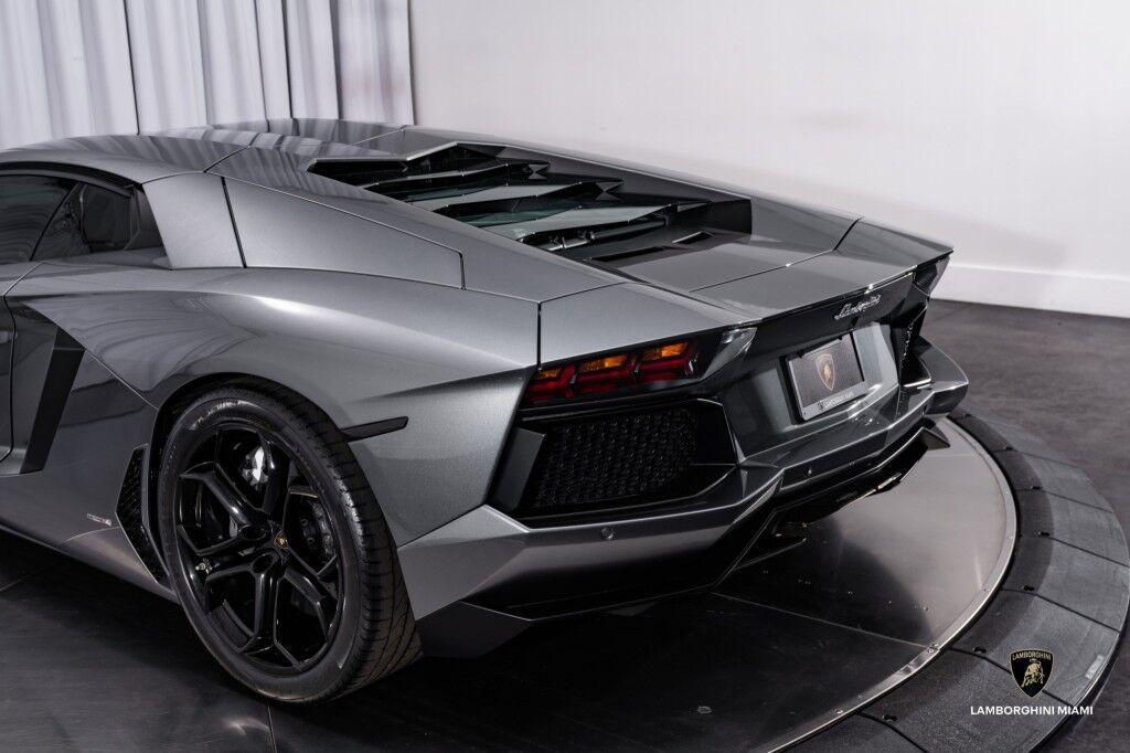 Lamborghini Aventador - Thumbnail 17