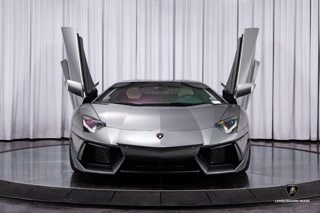 Lamborghini Aventador - Thumbnail 3