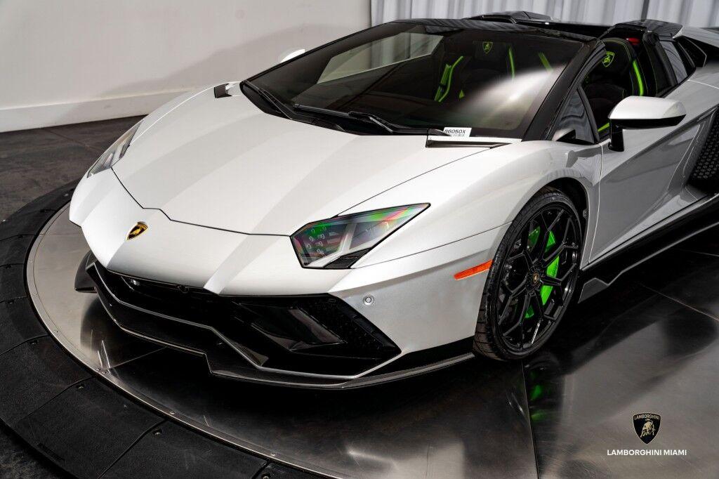 Lamborghini Aventador - Thumbnail 16