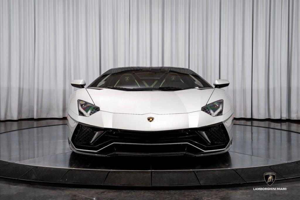 Lamborghini Aventador - Thumbnail 11