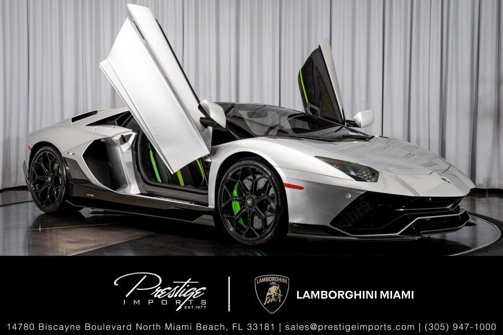 Lamborghini Aventador - View 1