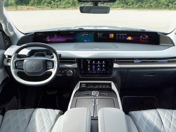 Lincoln Navigator L Review - Thumbnail 5