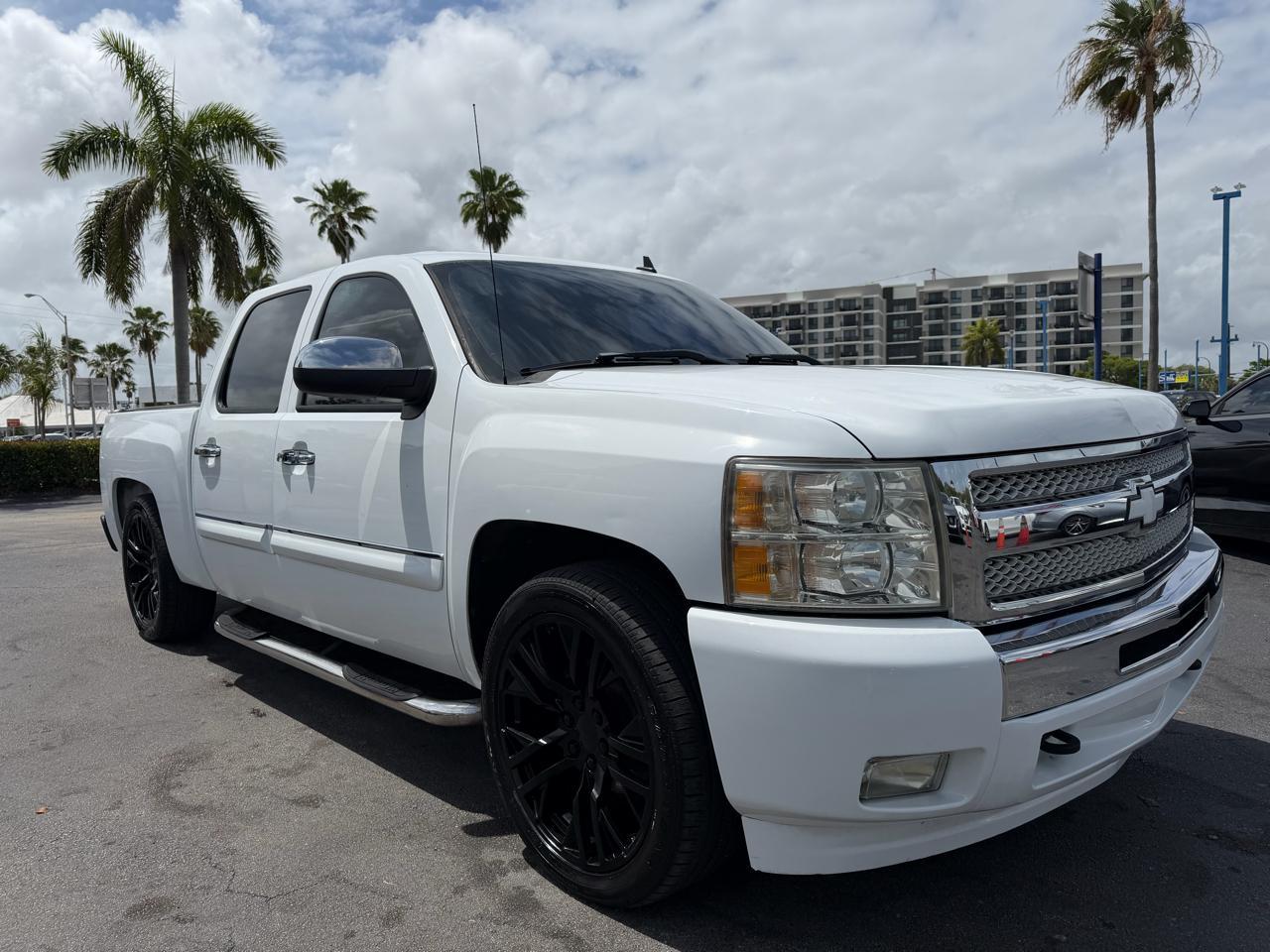 Chevrolet Silverado 1500 1Lt Crew Cab 2Wd - View 1