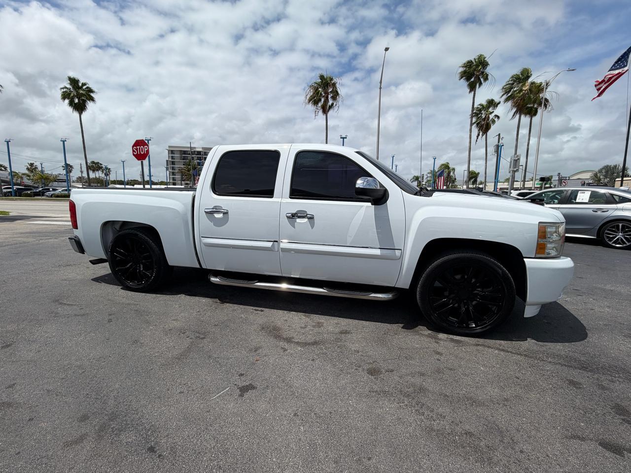 Chevrolet Silverado 1500 1Lt Crew Cab 2Wd - Thumbnail 2