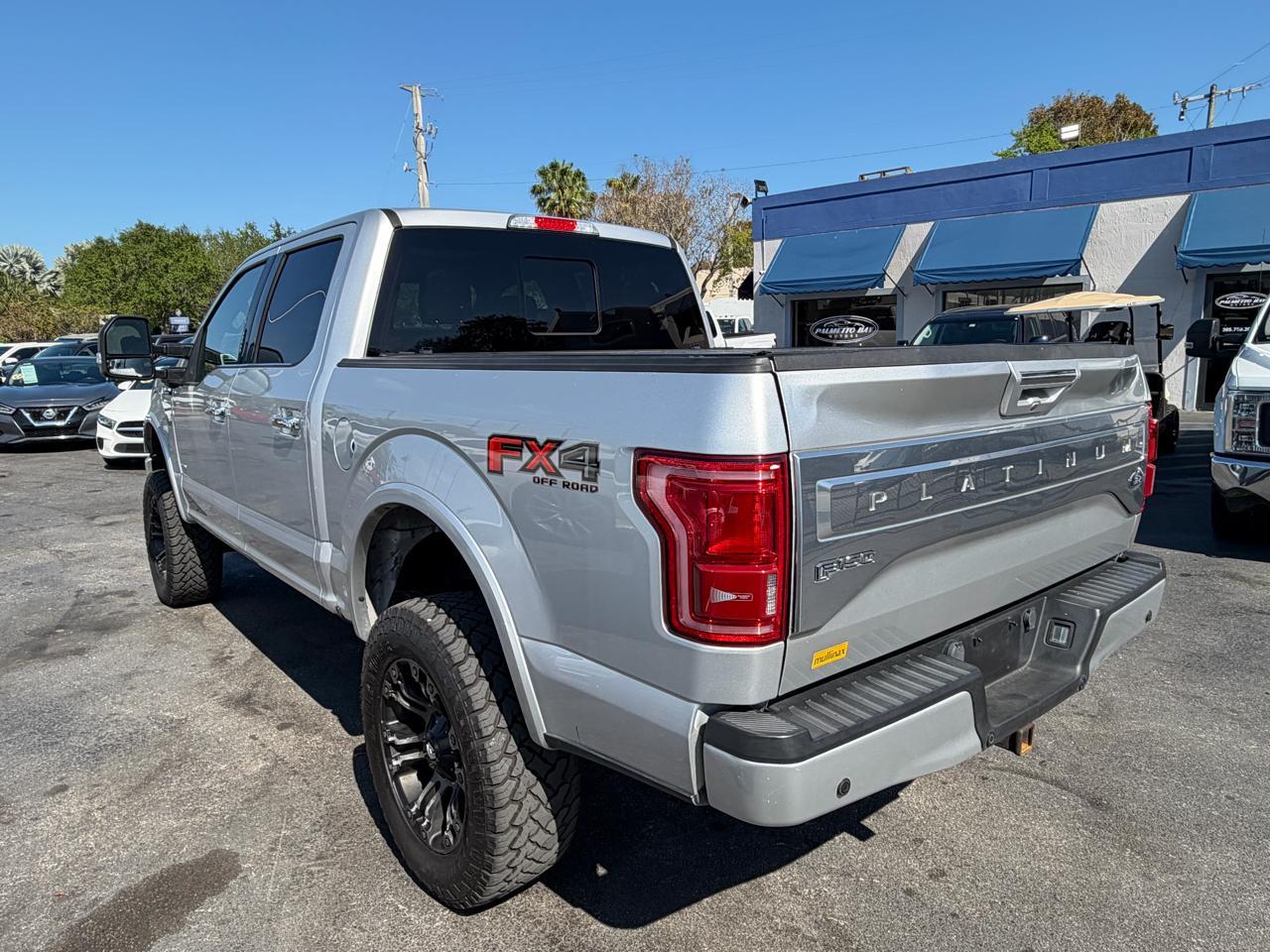 Ford F-150 Platinum - Thumbnail 10