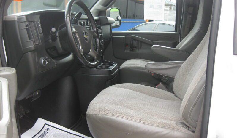 Chevrolet Express 2500 - Thumbnail 13