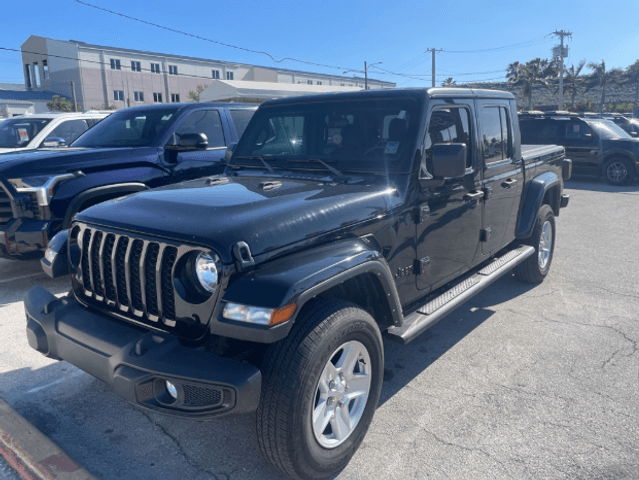 Jeep Gladiator Sport 4Wd Crew Cab - View 1
