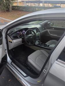 Hyundai Sonata Limited - Thumbnail 8