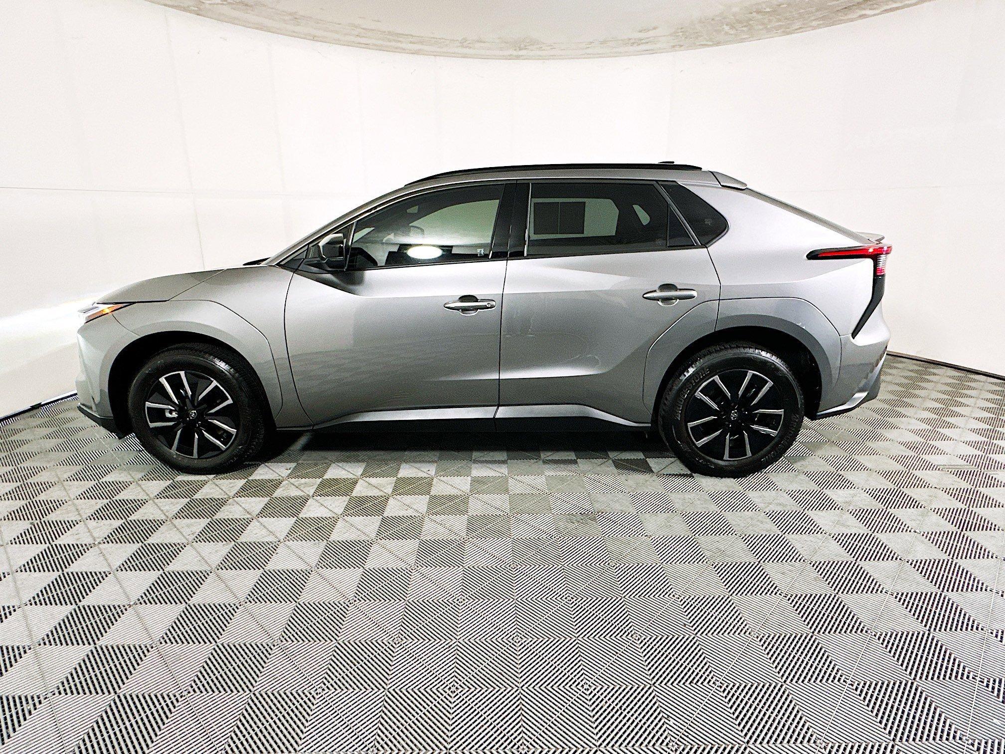 Toyota Bz Xle Fwd Sport Utility - Thumbnail 7