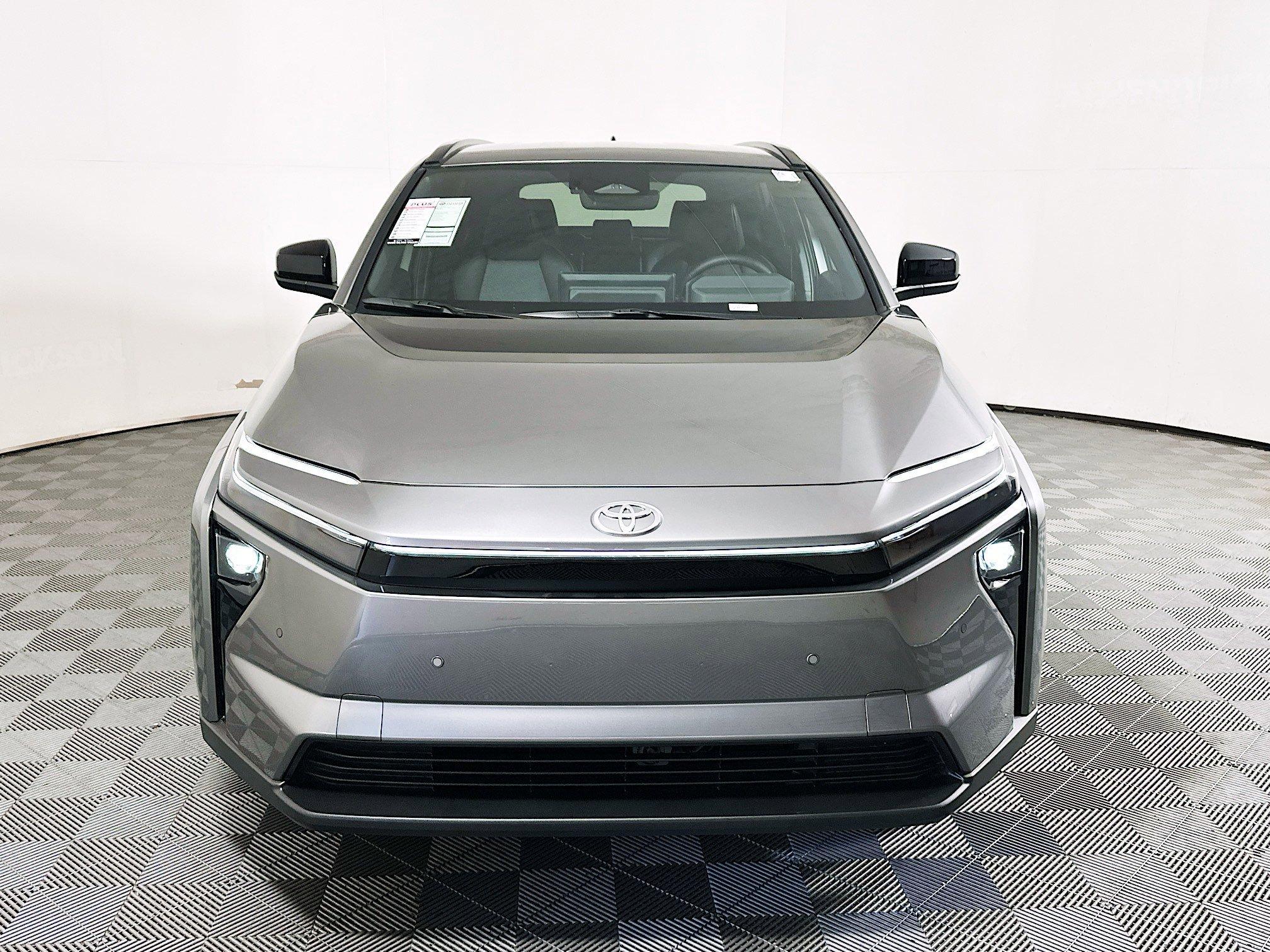 Toyota Bz Xle Fwd Sport Utility - Thumbnail 9