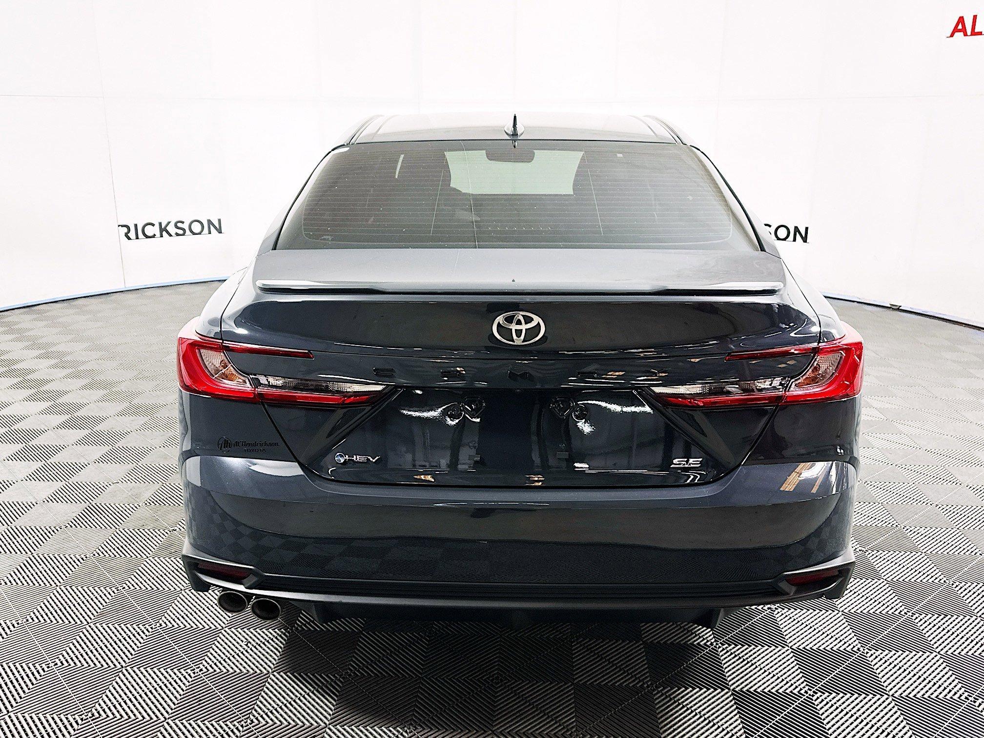 Toyota Camry Se Fwd 4Dr Car - Thumbnail 5