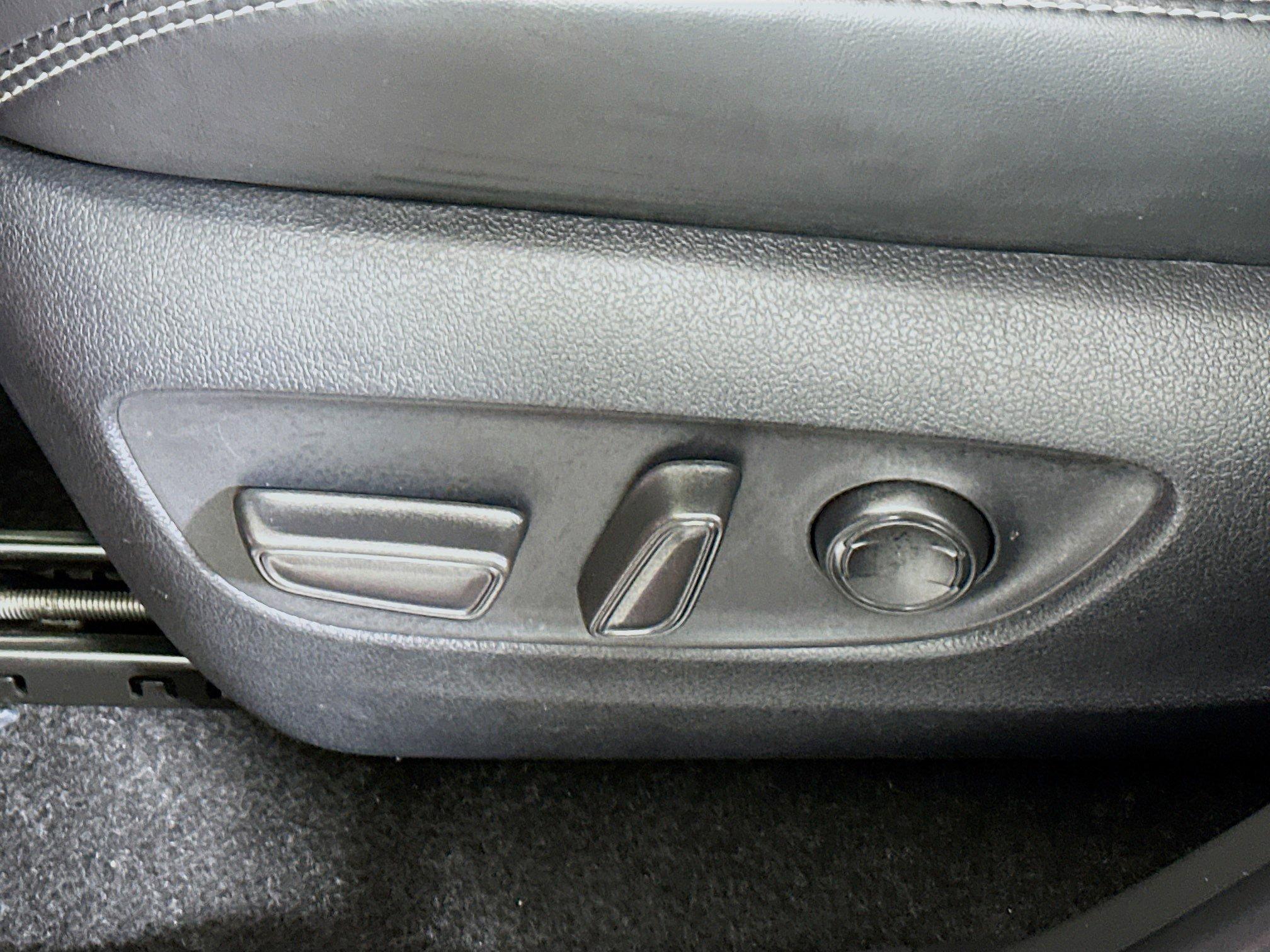 Toyota Rav4 Xle Premium Fwd Sport Utility - Thumbnail 14