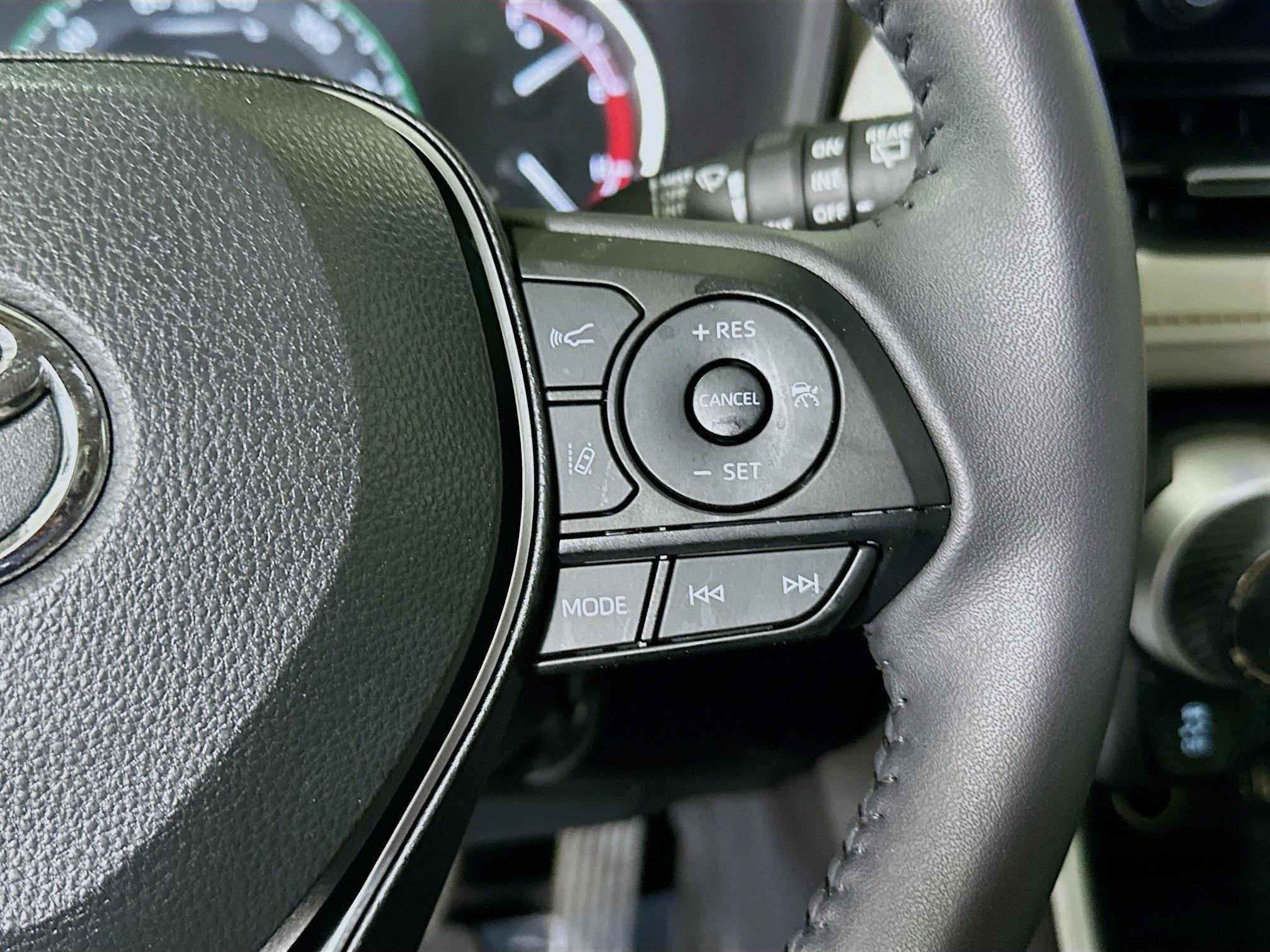 Toyota Rav4 Xle Premium Fwd Sport Utility - Thumbnail 18