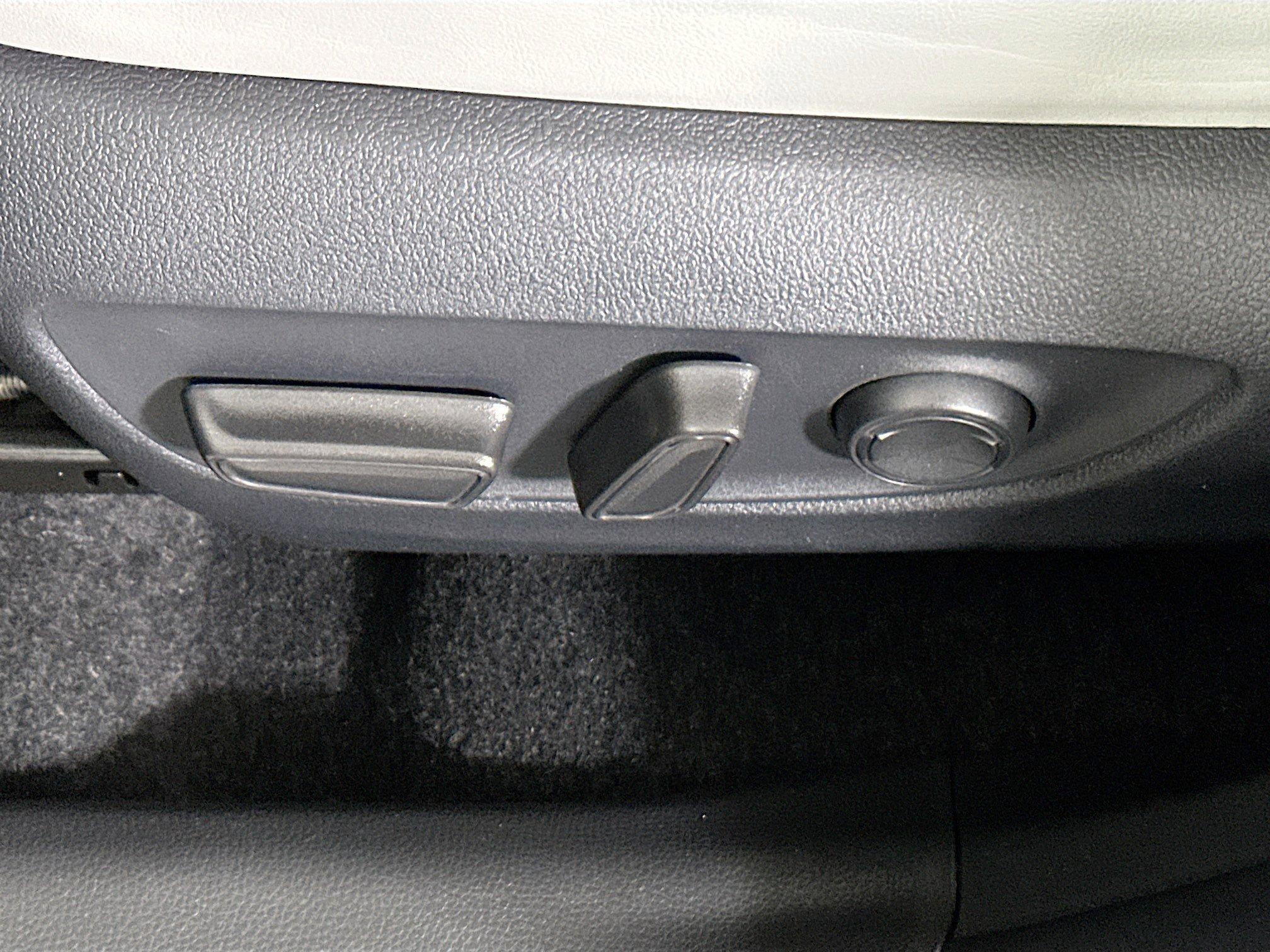 Toyota Rav4 Xle Premium Fwd Sport Utility - Thumbnail 14