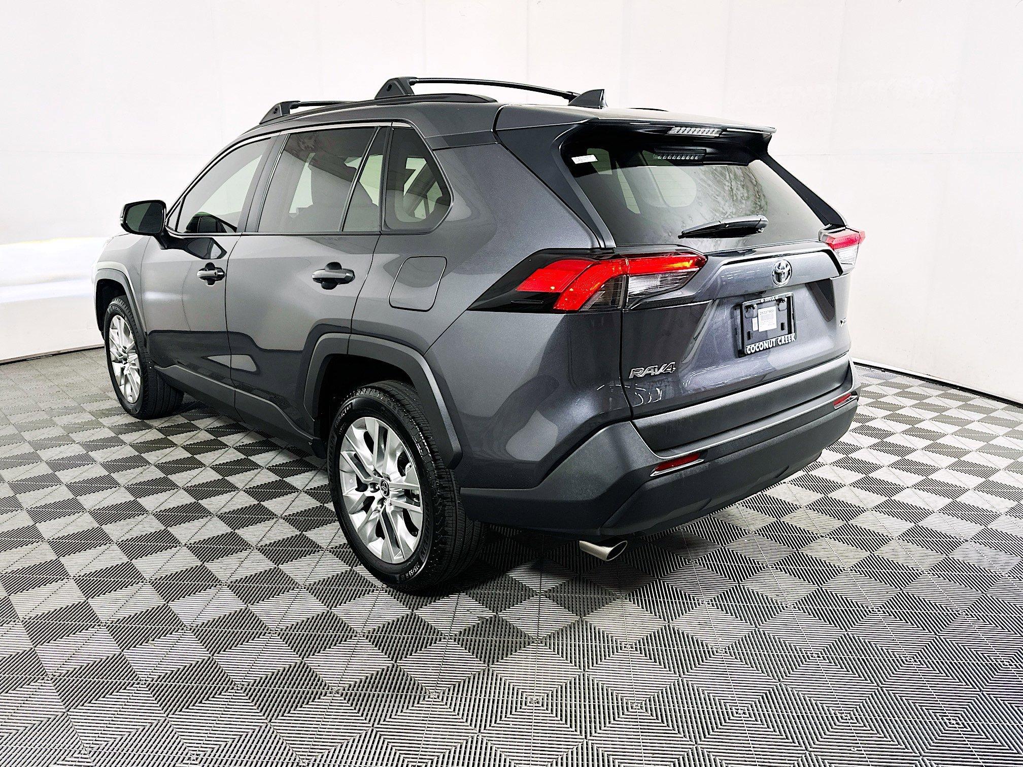 Toyota Rav4 Xle Premium Fwd Sport Utility - Thumbnail 6