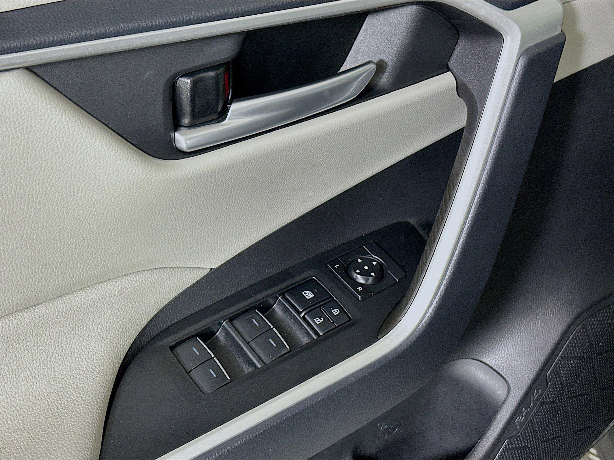 Toyota Rav4 Xle Premium Fwd Sport Utility - Thumbnail 15