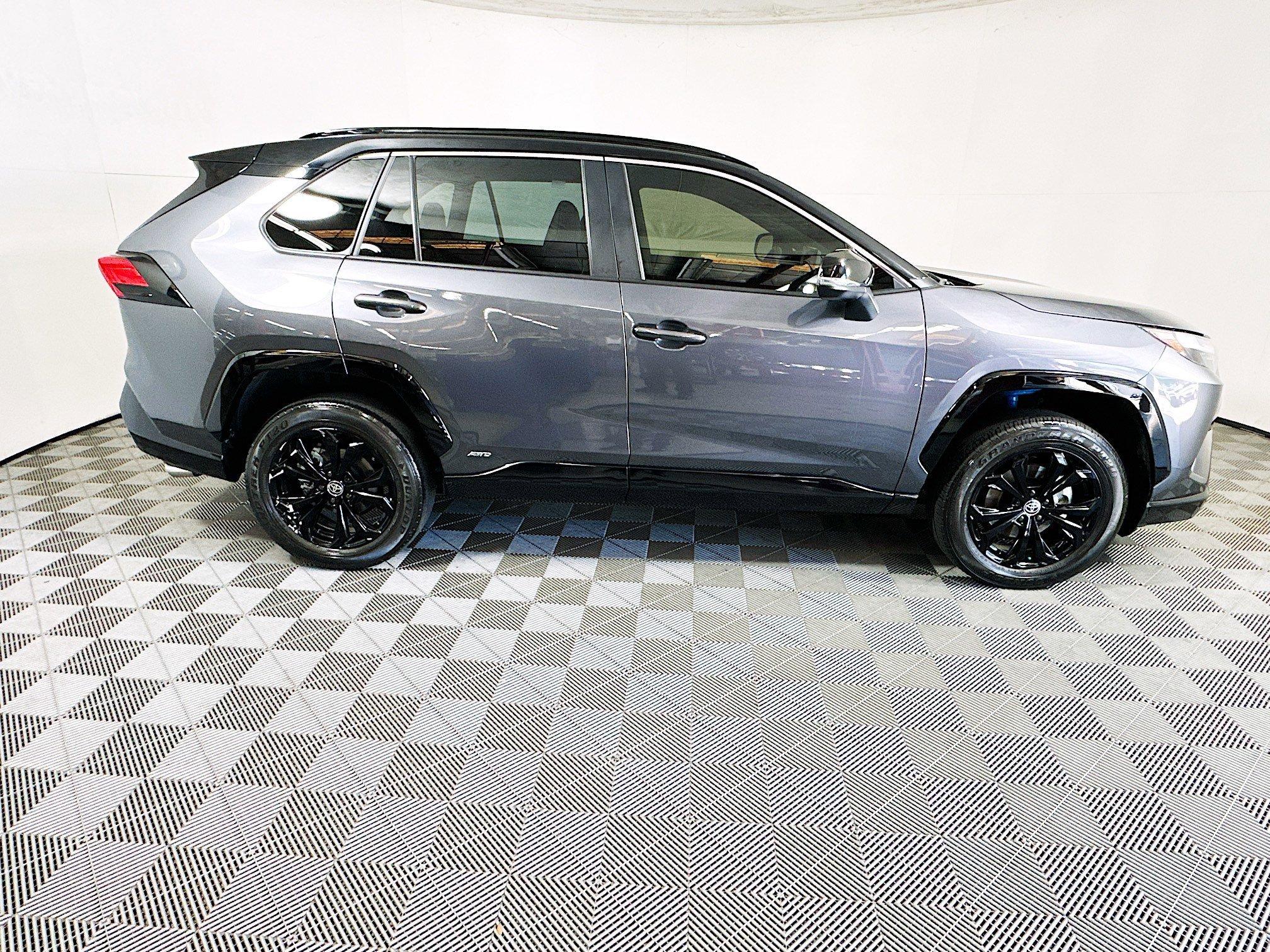 Toyota Rav4 Hybrid Xse Awd Sport Utility - Thumbnail 3
