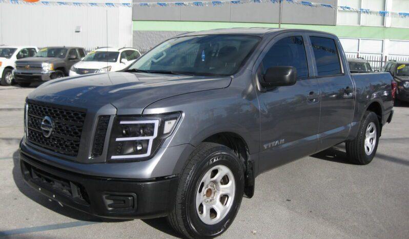 Nissan Titan - Thumbnail 2