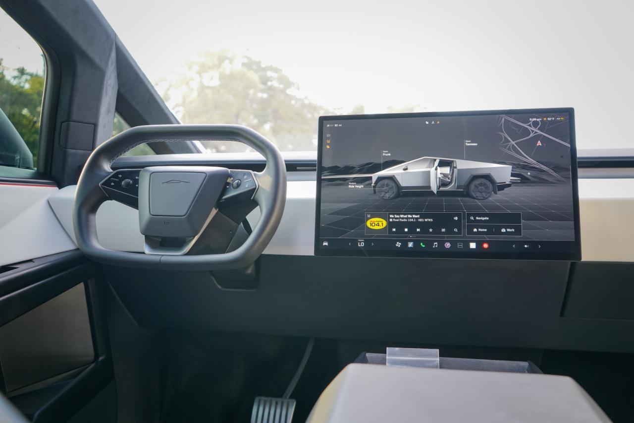 Tesla Cybertruck - Thumbnail 13