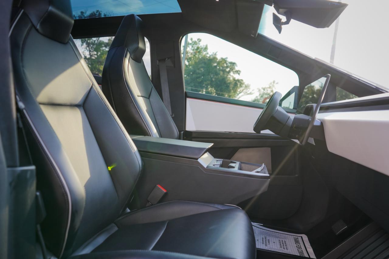 Tesla Cybertruck - Thumbnail 11