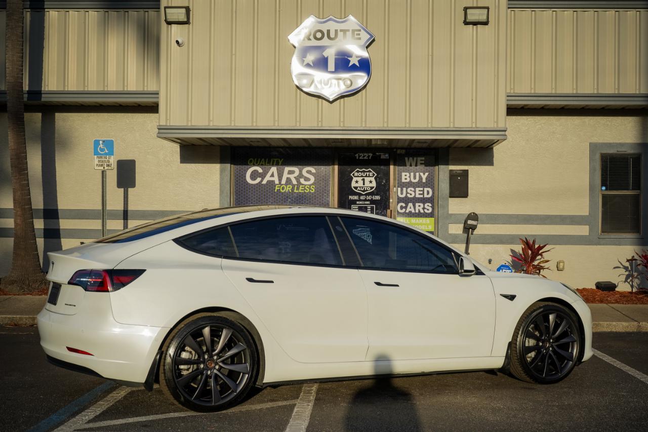 Tesla Model 3 - Thumbnail 7