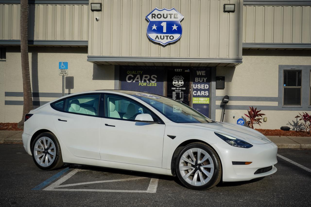 Tesla Model 3 - Thumbnail 5