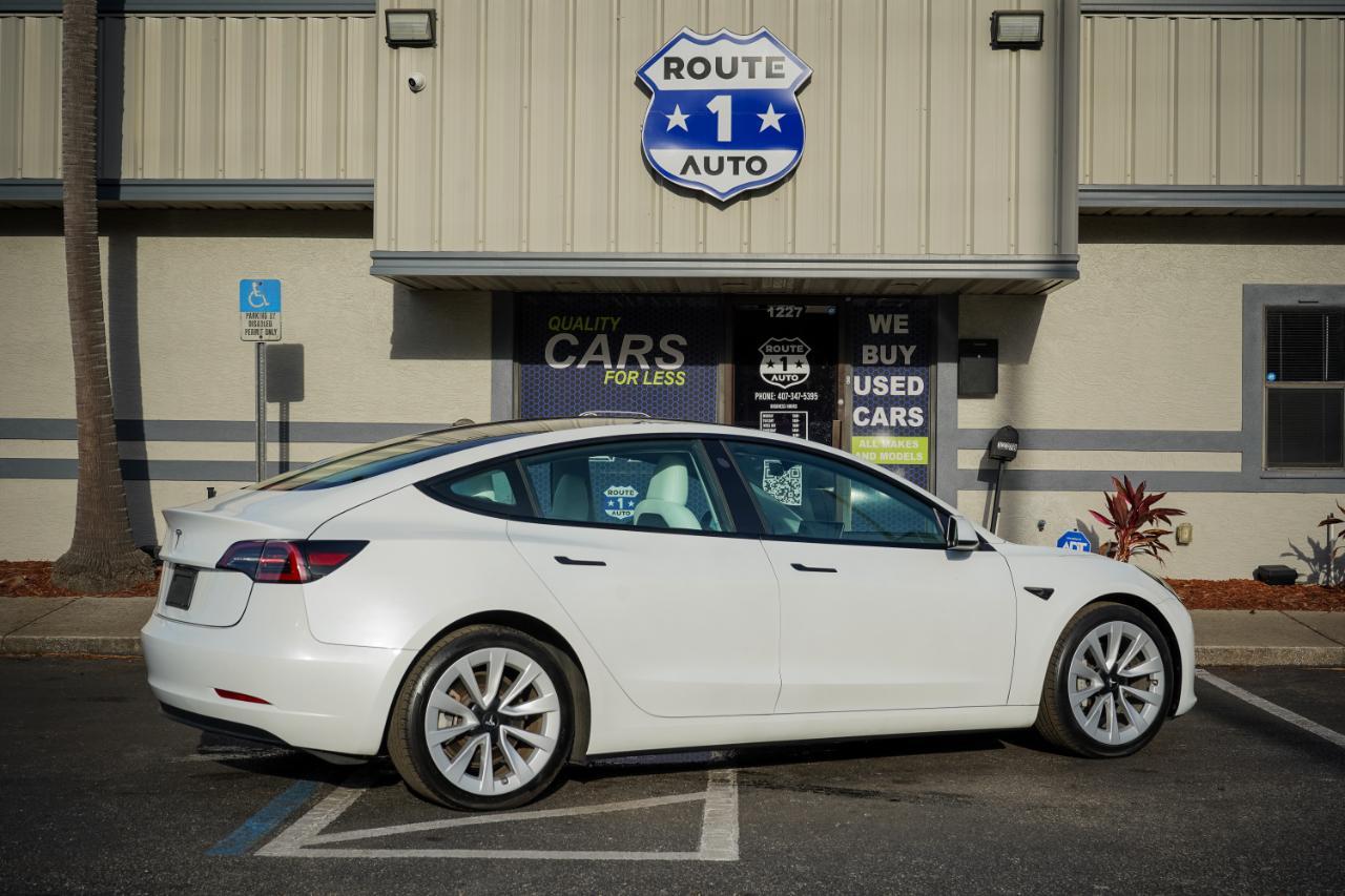 Tesla Model 3 - Thumbnail 7