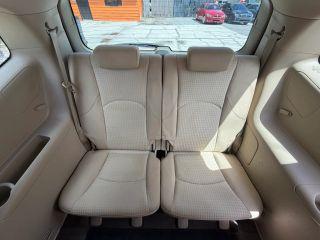 Kia Borrego - Thumbnail 3