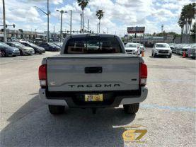Toyota Tacoma Double Cab - Thumbnail 4